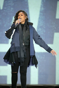 Jennifer+Hudson+Hundreds+Thousands+Attend+zpiQQopXW2Nx.jpg