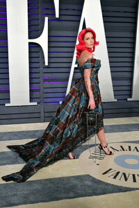 Halsey+2019+Vanity+Fair+Oscar+Party+Hosted+AgPQQVgIj9tx.jpg