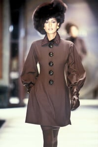 939549022_ChristianDior1993HauteCouture194.thumb.jpg.9e190949ee735a214847db9e8679c792.jpg