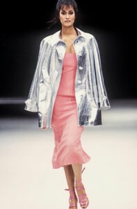 alberta-ferretti-ss-1993-2.thumb.jpg.1c242bd5a1f32fb6df0251c64aedd8f2.jpg