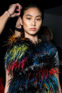 backstage-defile-koche-automne-hiver-2019-2020-paris-coulisses-162.thumb.jpg.cfbd06564fbbc382826d4a226ba72ff3.jpg