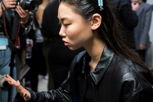 backstage-defile-koche-automne-hiver-2019-2020-paris-coulisses-5.thumb.jpg.0ff619dc328fc3c2cff4b2b7ab031974.jpg