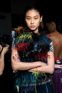 backstage-defile-koche-automne-hiver-2019-2020-paris-coulisses-79.thumb.jpg.4aa06094343958398d18d3fdf264ec2f.jpg