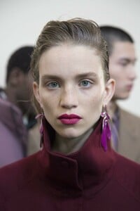 backstage-defile-salvatore-ferragamo-automne-hiver-2019-2020-milan-coulisses-189.thumb.jpg.e5e7e1f95ed92bcbd3073ffb070cf69b.jpg