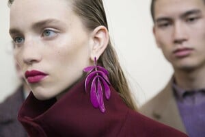 backstage-defile-salvatore-ferragamo-automne-hiver-2019-2020-milan-coulisses-190.thumb.jpg.06eaf43d01121fec3f6f1945d43f5141.jpg