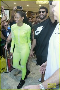 ciara-russell-wilson-jet-to-rio-de-janeiro-04.jpg