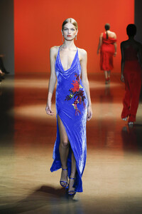 cushnie-rtw-f19-36(1).thumb.jpg.61986f1747965169f56920f4f3b29bc8.jpg