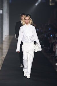 defile-zadig-amp-voltaire-automne-hiver-2019-2020-new-york-look-49.thumb.jpg.b74cbcd41b12f838ba164f0d6d45c491.jpg