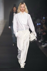 defile-zadig-amp-voltaire-automne-hiver-2019-2020-new-york-look-9.thumb.jpg.3ba423f7653cad7b48ec1a644ff11f8d.jpg