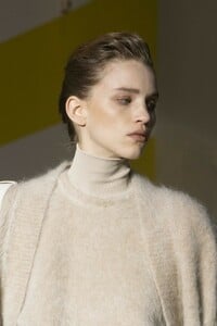 detail-defile-max-mara-automne-hiver-2019-2020-milan-detail-18.thumb.jpg.4738f6131efed38df1a142f6218c2844.jpg