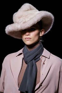 detail-defile-tom-ford-automne-hiver-2019-2020-new-york-detail-3.thumb.jpg.e7c1b08a37ef649137f4786d1d99d8c1.jpg