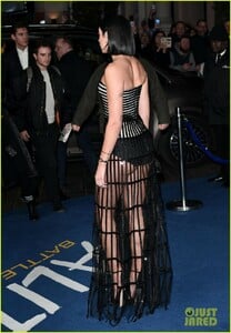 dua-lipa-boyfriend-isaac-carew-couple-up-at-alita-battle-angel-london-world-premiere-12.jpg