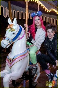 halsey-yungblud-disneyland-date-03.JPG