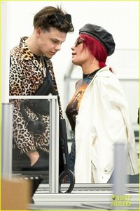 halsey-yungblud-share-sweet-moment-02.jpg