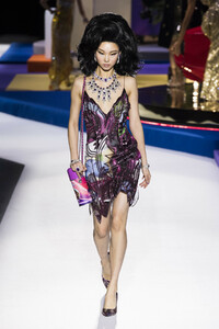 moschino-rf19-2049.thumb.jpg.c7000ea92b66ef1dc6545d59199aa539.jpg