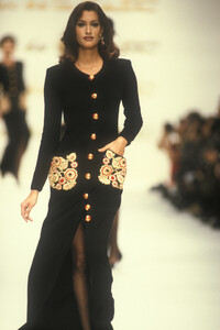 oscar-de-la-renta-fw-1992-7.thumb.jpg.9e7911e0a25afb8b4bf6bf60838cdf31.jpg