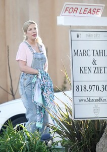 tori-spelling-calabasas-02-16-2019-0.jpg