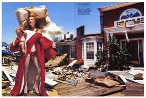 vogue_it_oct2005_1_ph_david_lachapelle_002.jpg