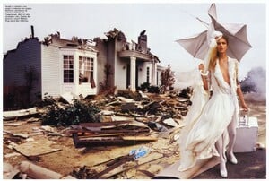 vogue_it_oct2005_1_ph_david_lachapelle_007.jpg