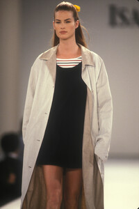 1306118002_IsaacMizrahi1994WomenRTW43.thumb.jpg.c594b7df5d02f6e750156412b38e12e8.jpg