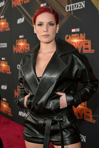 Halsey+Marvel+Studios+Captain+Marvel+Premiere+7cuM6GmCkJIx.jpg