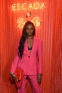 Leomie+Anderson+Launch+ESCADA+Heartbag+Rita+lNk3JJ_X10Px.jpg