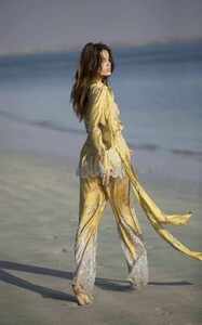 ROSAMOSARIO_Bedouine-Romance_Omani-Beauties_Jacket_Yellow_02.thumb.jpg.a89188df98a67f1163a9515b8b7fdf20.jpg