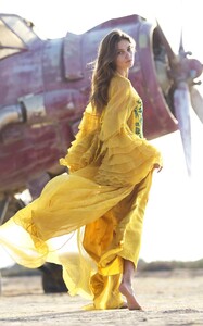 ROSAMOSARIO_Bedouine-Romance_Sa-ad-ul-Malik-Stella-Fortunata_Robe_yellow_03.thumb.jpg.6d939eb605fb440b60e9886a255893fe.jpg