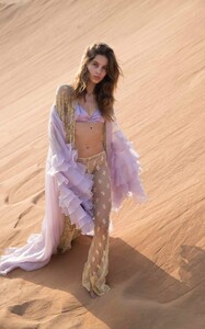 ROSAMOSARIO_Bedouine-Romance_The-Girl-From-The-Al-Wadi-Desert_Robe-Lilla_02.thumb.jpg.273df1c0d0e370b3f97028fcc56c0547.jpg