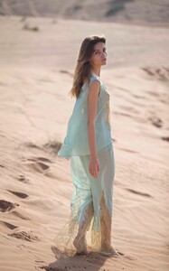 ROSAMOSARIO_Bedouine-Romance_Umm-al-Quwain-Le-Street-Style-de_Luxe_Top_Azure_03.thumb.jpg.35f87a4e7f74dfb06fddc955a0535f7e.jpg