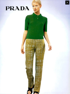 Sims_Prada_Spring_Summer_1996_05.thumb.png.d3a1f2af5b6f3ce875b6d1067a3cf9f3.png