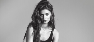 Taylor-Hill-Tease-Wide.jpg