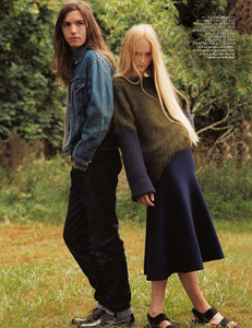 Weber_Vogue_UK_October_2013_05.thumb.png.b783a29bedde25c086be5c3dffe7f2ce.png