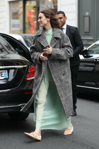 alexa-chung-at-le-bristol-hotel-in-paris-03-04-2019-2.jpg