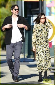 jenna-dewan-steve-kazee-hold-hands-in-studio-city-10.jpg