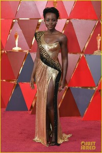 lupita-nyongo-danai-gurira-shine-on-red-carpet-at-oscars-2018-01.jpg