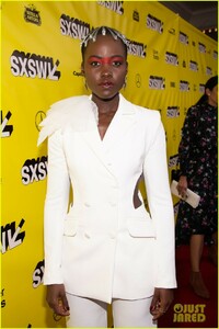 lupita-nyongo-elisabeth-moss-us-premiere-sxsw-04.jpg