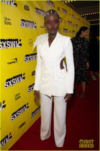 lupita-nyongo-elisabeth-moss-us-premiere-sxsw-07.jpg