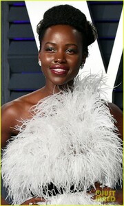 lupita-nyongo-vanity-fair-oscars-party-05.jpg