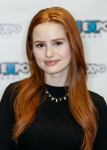 madelaine-petsch-fan-expo-vancouver-03-03-2019-5.jpg