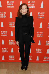 Isabelle+Huppert+Atlantic+Theater+Company+Ut80DWlcVGrl.jpg