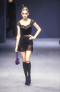 170065482_Blumarine1997WomenRTW97.thumb.jpg.4bff1e8b79ea7b1ea9b96fe56240ac32.jpg