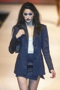 1916880749_Blumarine1998WomenRTW162.thumb.jpg.3ecc94b19d04f7844a0d48f431903148.jpg