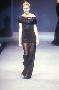 1939954997_Blumarine1997WomenRTW60.thumb.jpg.0805bbf7eaf246ecee14921df8f4388c.jpg