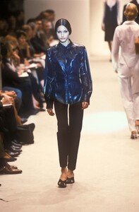 222473327_Fendi1998WomenRTW9.thumb.jpg.b345dfaeb16aff5ee4221d26182ffd92.jpg