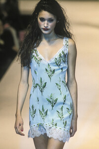 511140285_Blumarine1998WomenRTW126.thumb.jpg.49c066a6b0158e827eb5dcd86b667012.jpg