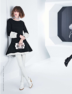 Lagerfeld_Chanel_Fall_Winter_13_14_01.thumb.png.82306ba1da96a9ed7ace5e73a6de74da.png