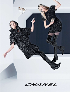 Lagerfeld_Chanel_Fall_Winter_13_14_05.thumb.png.23a438d36bdf3e48c0e27074fb4207e1.png