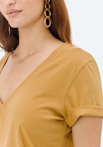 Lovestitch-V-Neck-Mustard-4_2048x2048.jpg