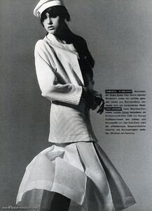 Stambler_Vogue_Germany_February_1985_04.thumb.jpg.3c32d3465b2dd9768e20822b43c36a38.jpg